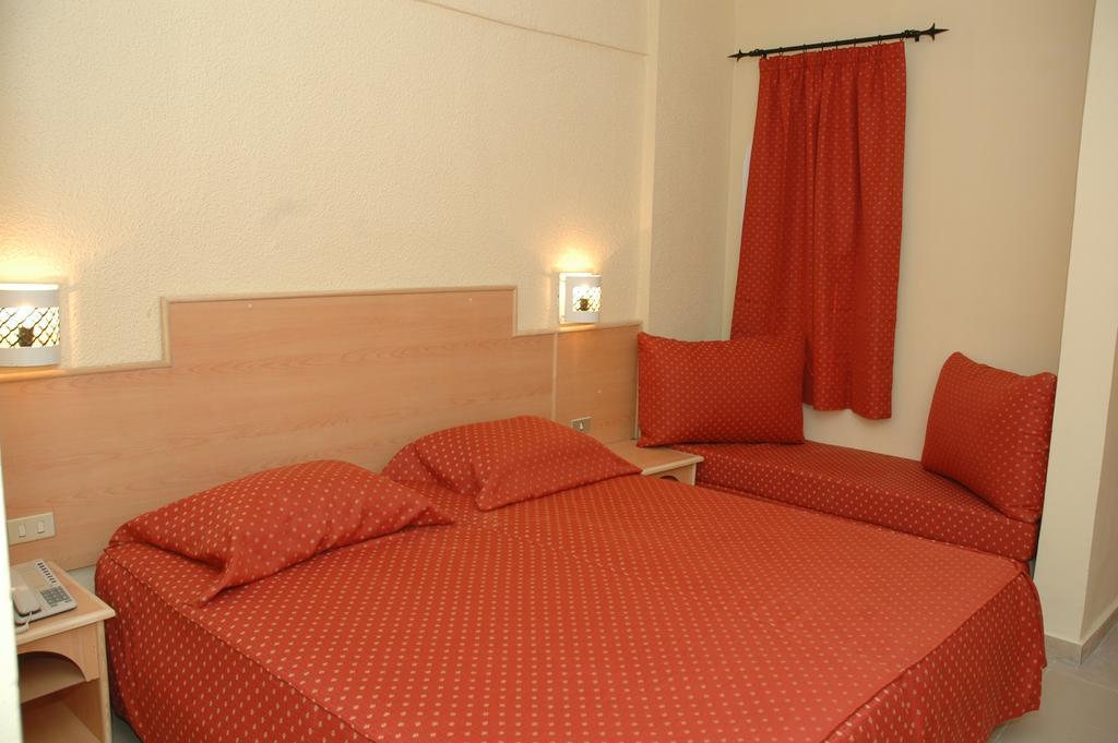 Hotel La Couronne 3*